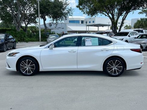 Certified 2024 Lexus ES 350 w/ Premium Package FWD image 4