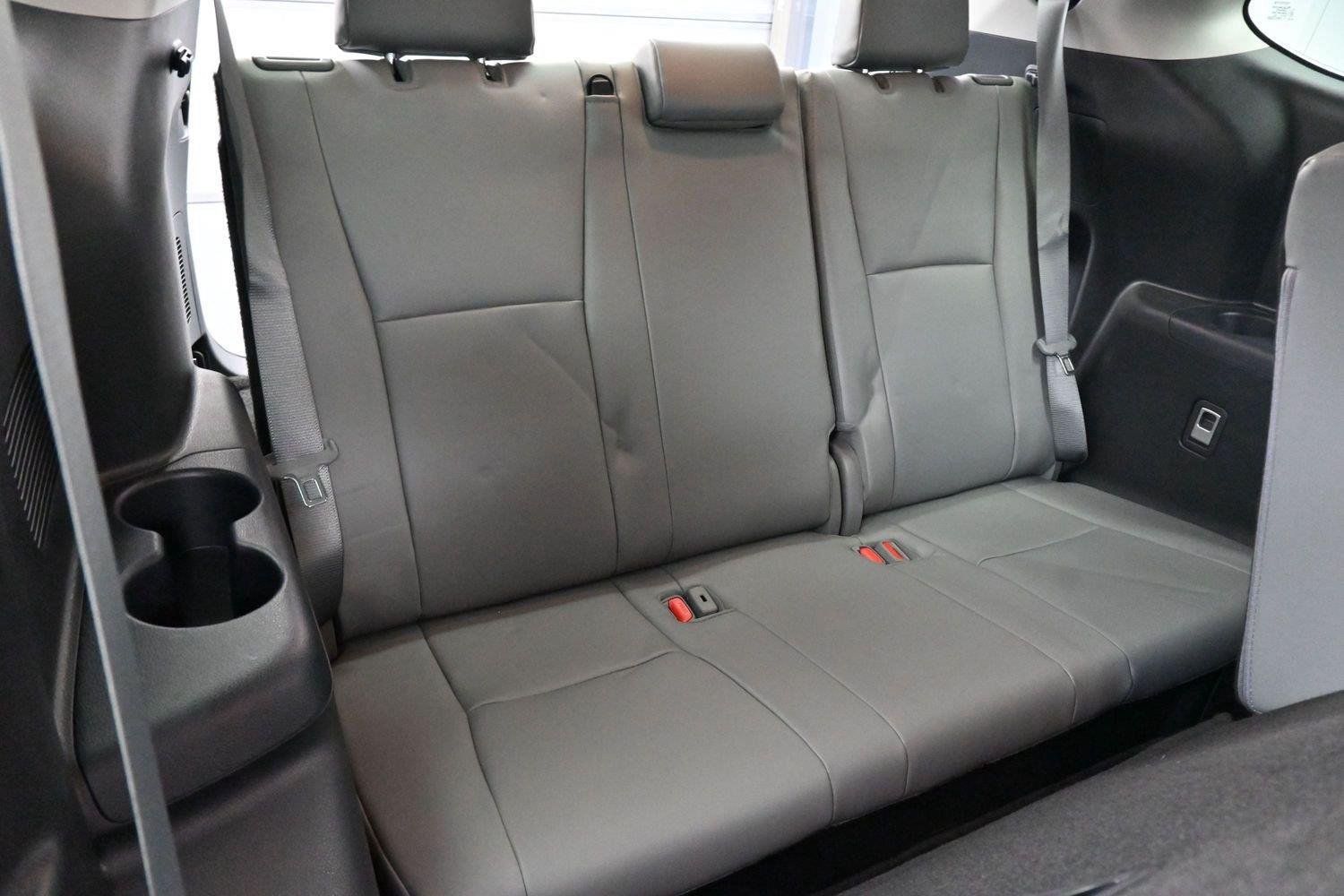 Used 2022 Toyota Highlander XLE FWD image 36
