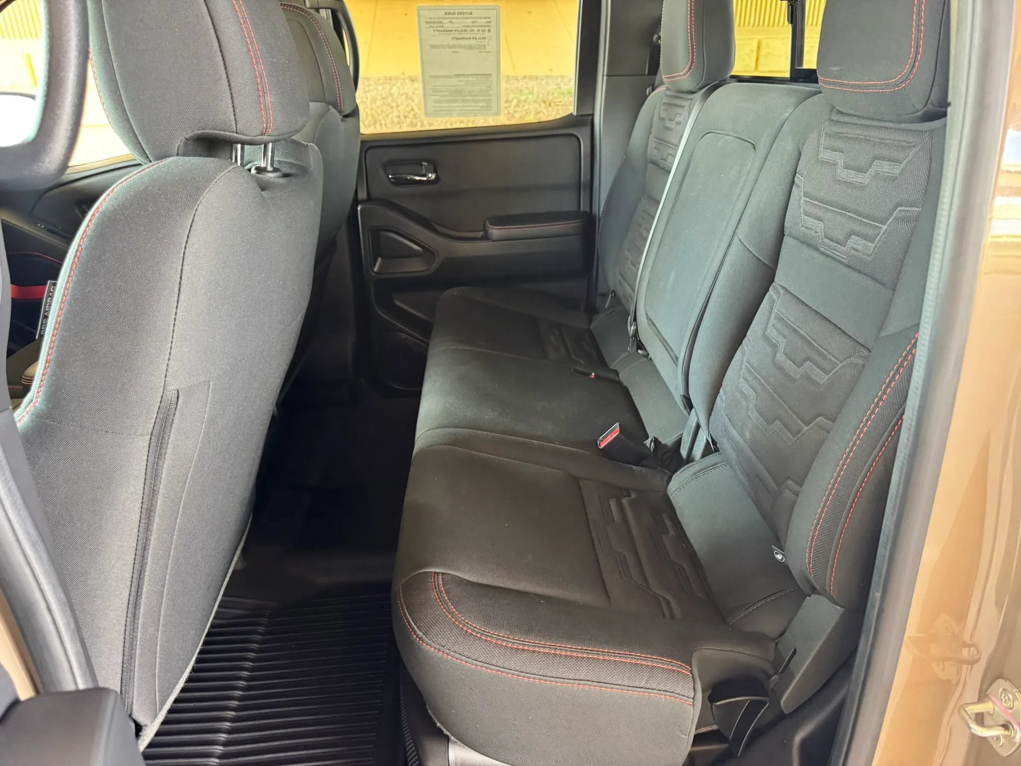 Used 2023 Nissan Frontier PRO-4X w/ Pro Convenience Package AWD/4WD image 18