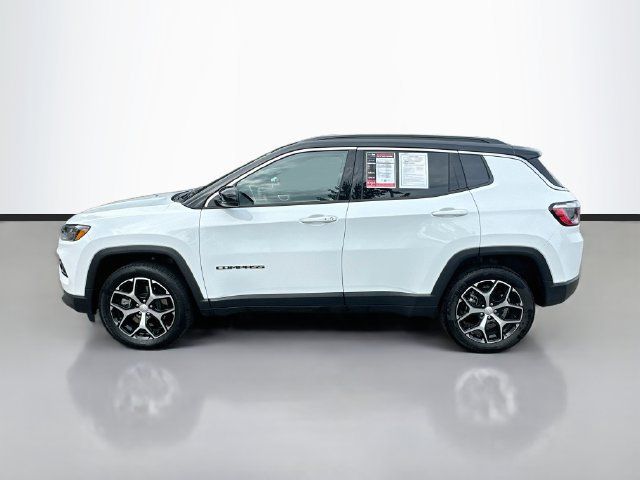 Used 2024 Jeep Compass Limited w/ Sun and Sound Group AWD/4WD image 9