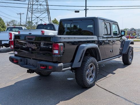 Used 2023 Jeep Gladiator Rubicon w/ Cold Weather Group AWD/4WD image 4