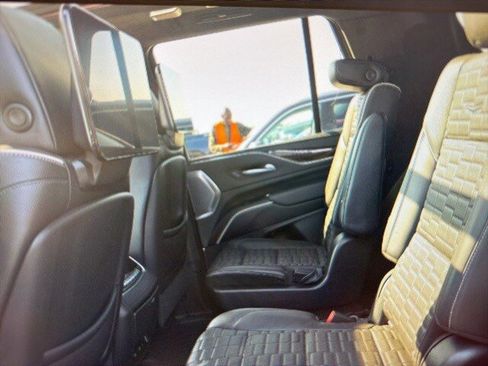 Used 2021 Cadillac Escalade Premium Luxury Platinum image 7