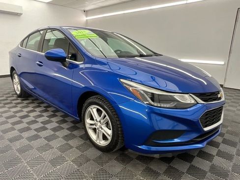 Used 2018 Chevrolet Cruze LT image 3
