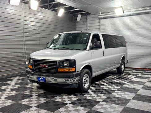 Used 2017 GMC Savana 3500 LS image 39