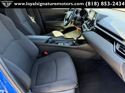 Used 2018 Toyota C-HR XLE FWD image 26