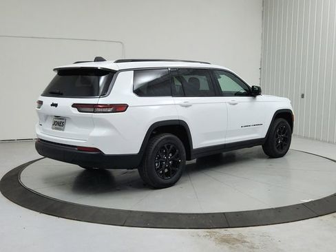 New 2026 Jeep Grand Cherokee L 4WD image 7