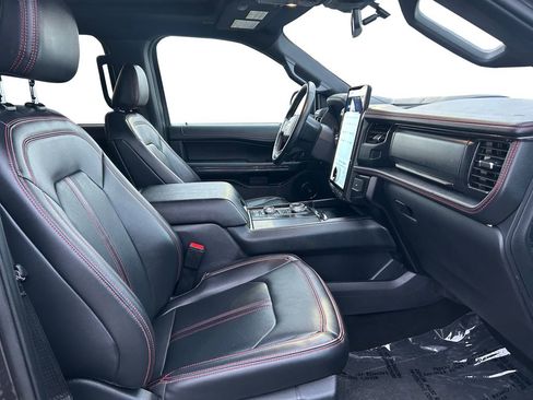 Used 2024 Ford Expedition Limited image 17