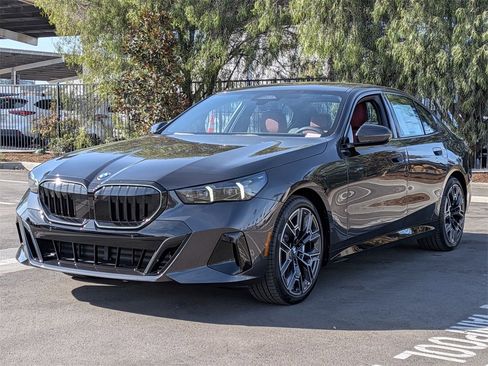 New 2026 BMW 530i xDrive image 2