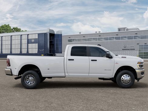 New 2026 RAM 3500 Big Horn AWD/4WD image 12