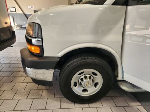 Used 2025 Chevrolet Express 2500 w/ Driver Convenience Package RWD image 7