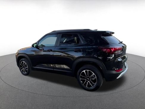 Used 2025 Chevrolet TrailBlazer LT w/ Driver Confidence Package image 10