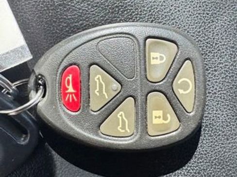 Used 2013 Chevrolet Suburban LTZ image 32