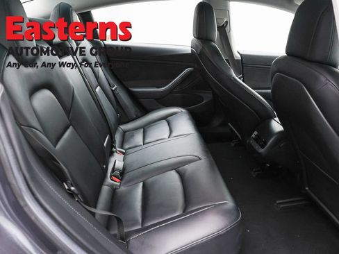 Used 2018 Tesla Model 3 Long Range RWD image 17