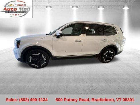 Used 2023 Kia Telluride S w/ S Sunroof Package image 2