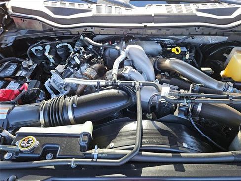 Used 2022 Ford F250 Lariat w/ Lariat Ultimate Package AWD/4WD image 28