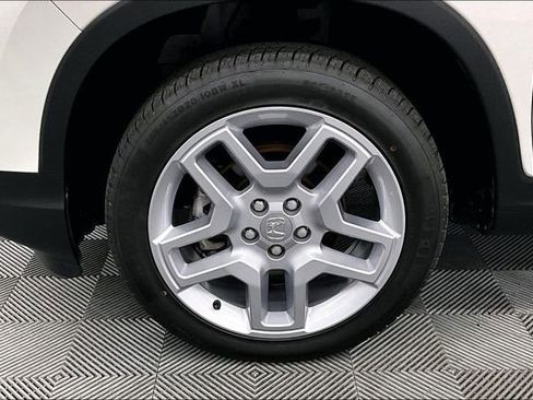 Used 2025 Honda Passport EX-L image 10