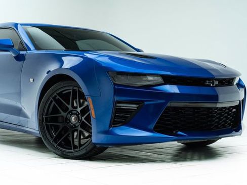 Used 2017 Chevrolet Camaro SS image 4