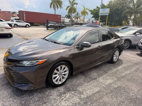 Used 2019 Toyota Camry LE FWD image 2