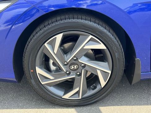 New 2026 Hyundai Elantra Limited FWD image 38