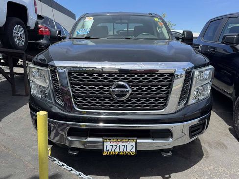 Used 2017 Nissan Titan SV AWD/4WD image 3