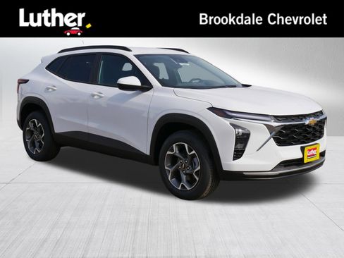 New 2026 Chevrolet Trax LT w/ Driver Confidence Package image 1