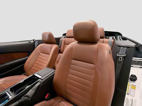 Used 2011 Ford Mustang Premium w/ 201A Rapid Spec Order Code RWD image 18