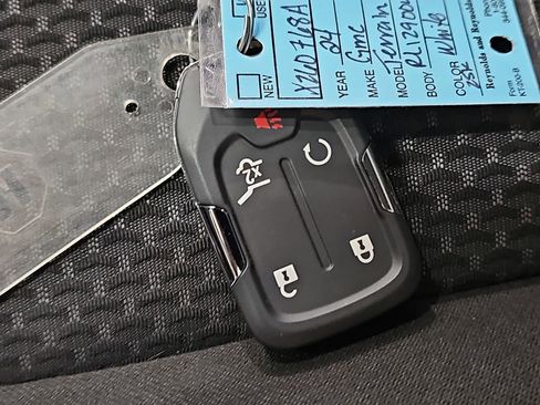 Certified 2024 GMC Terrain SLE w/ Driver Convenience Package image 40