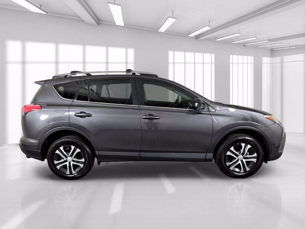 Used 2018 Toyota RAV4 LE w/ Carpet Mat Package FWD image 9