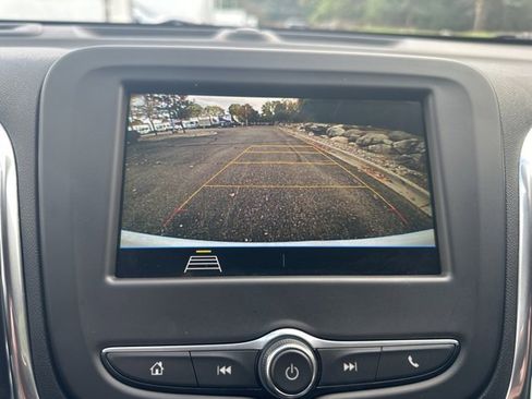 Used 2019 Chevrolet Equinox LT w/ Driver Convenience Package image 24