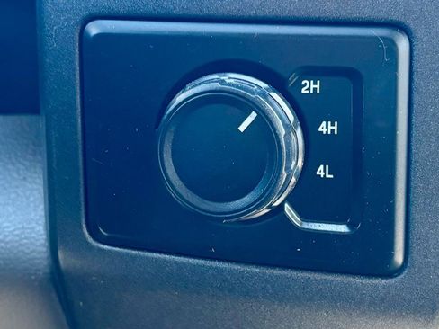 Used 2018 Ford F250 XL w/ Power Equipment Group image 19