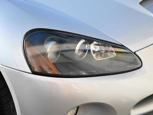 Used 2004 Dodge Viper SRT-10 RWD image 8