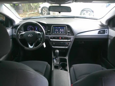 Used 2019 Hyundai Sonata SE FWD image 14