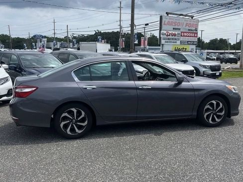 Used 2017 Honda Accord EX-L image 10