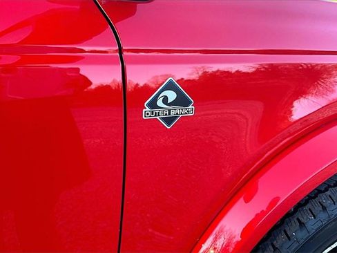 Used 2023 Ford Bronco Outer Banks image 14