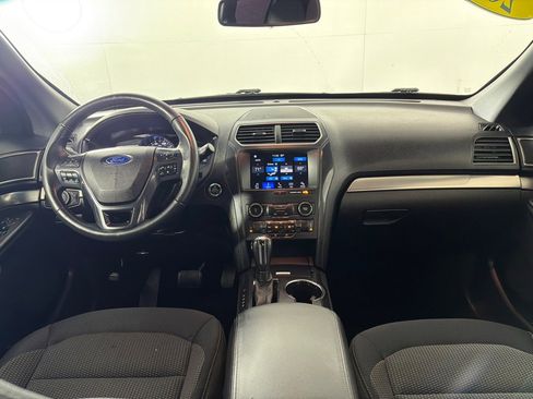 Used 2019 Ford Explorer XLT w/ Equipment Group 201A FWD image 25