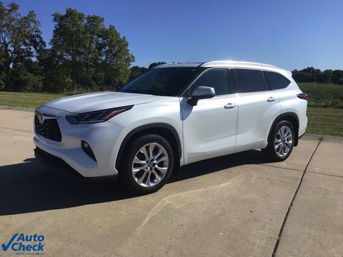 Used 2022 Toyota Highlander Limited image 3