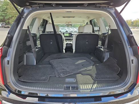 Used 2023 Kia Telluride S image 30