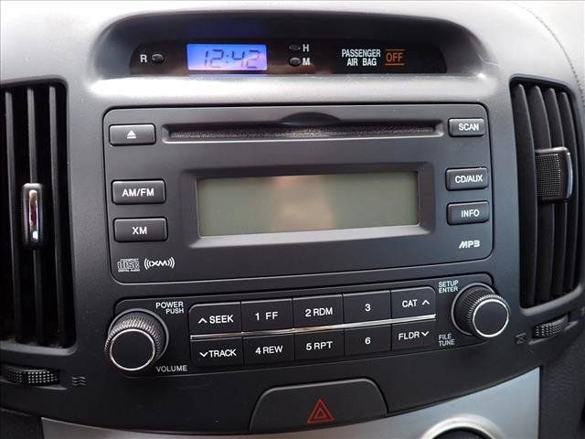 Used 2010 Hyundai Elantra GLS FWD image 18
