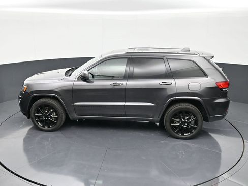 Used 2021 Jeep Grand Cherokee Laredo X image 20