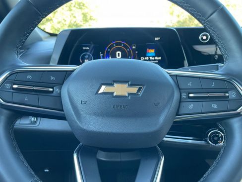 Used 2025 Chevrolet Equinox LT image 29