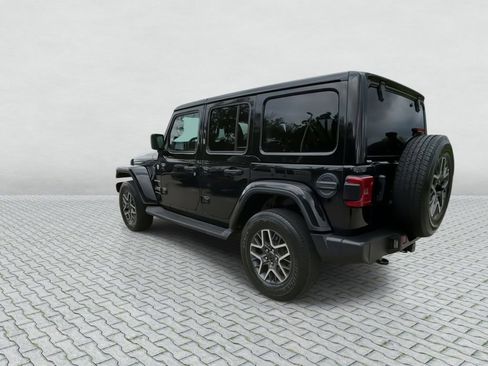 Used 2024 Jeep Wrangler Unlimited Sahara AWD/4WD image 6