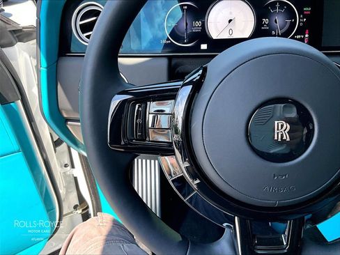 Certified 2025 Rolls-Royce Cullinan AWD/4WD image 16