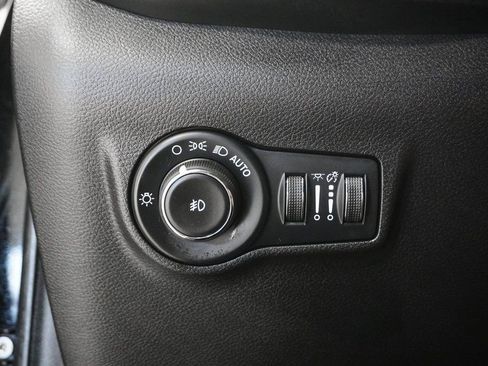 Used 2025 Jeep Compass Limited w/ Elite Group image 19