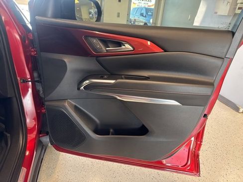 Used 2024 Chevrolet Traverse Z71 image 39