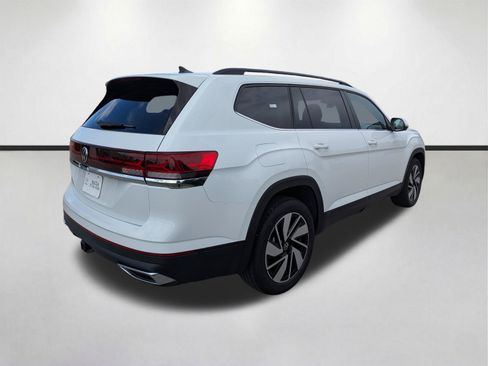 Used 2024 Volkswagen Atlas SE FWD image 4