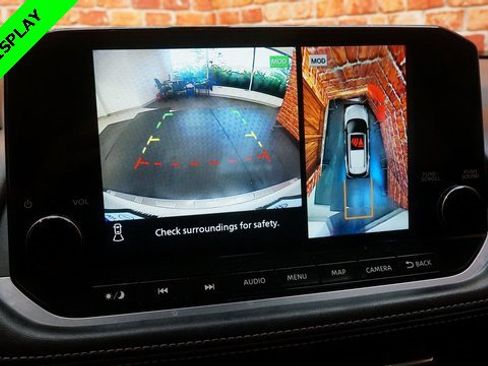 Certified 2022 Nissan Rogue Platinum w/ Head-Up Display Package image 16