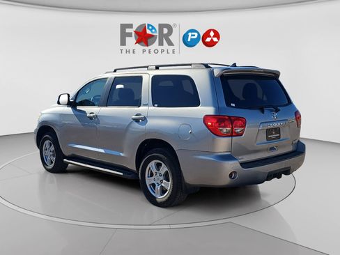 Used 2016 Toyota Sequoia SR5 w/ Premium Package image 3