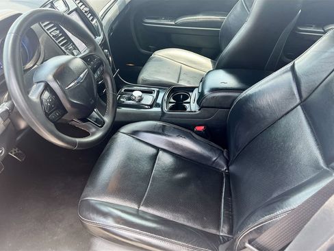 Used 2023 Chrysler 300 S w/ Comfort Group RWD image 20