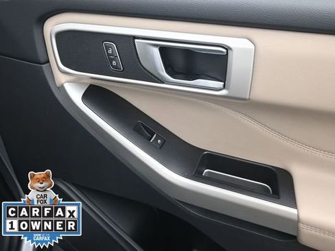 Used 2022 Ford Explorer XLT RWD image 16