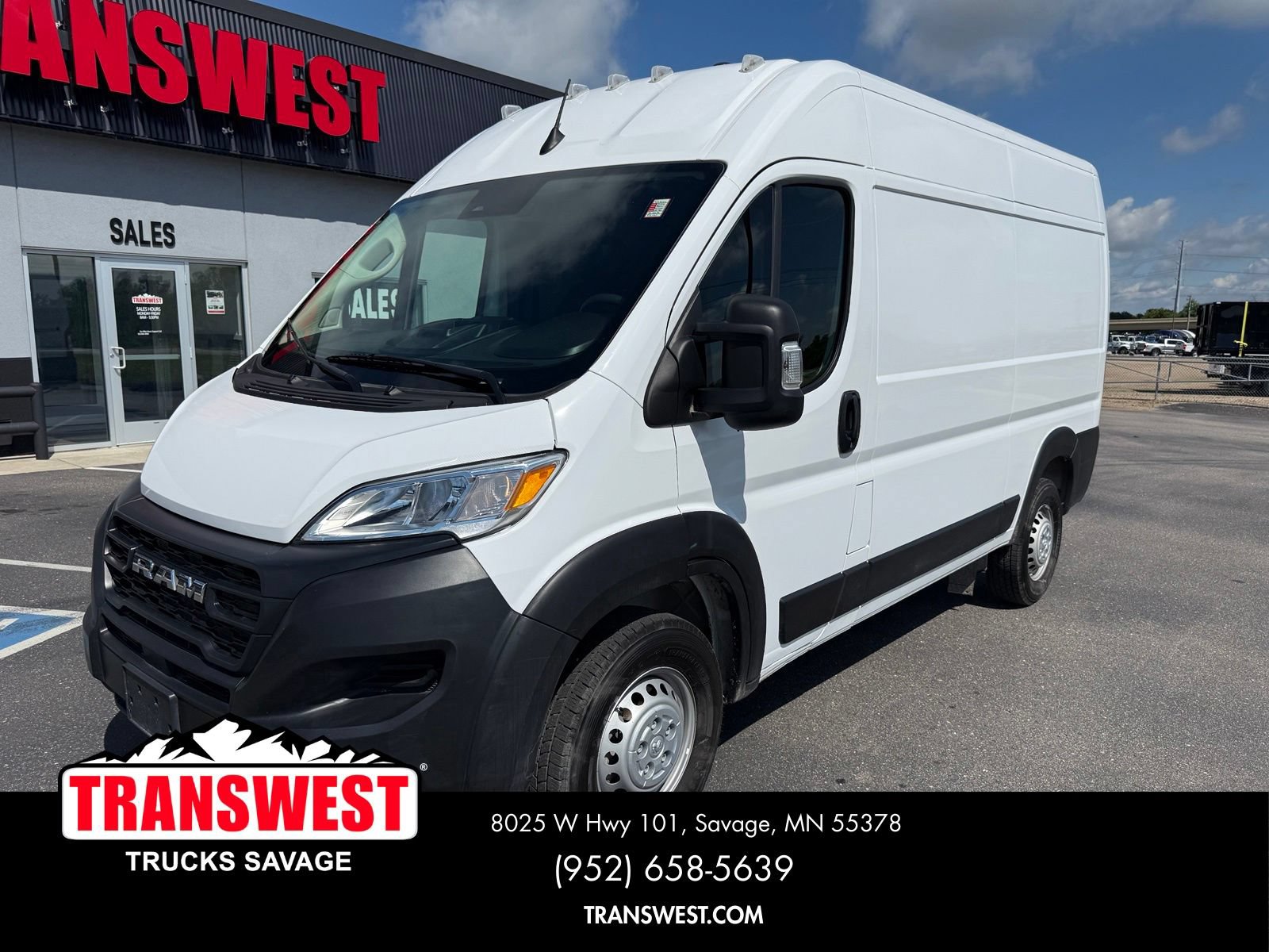 Used 2025 RAM ProMaster 2500 w/ Convenience Group FWD image 1